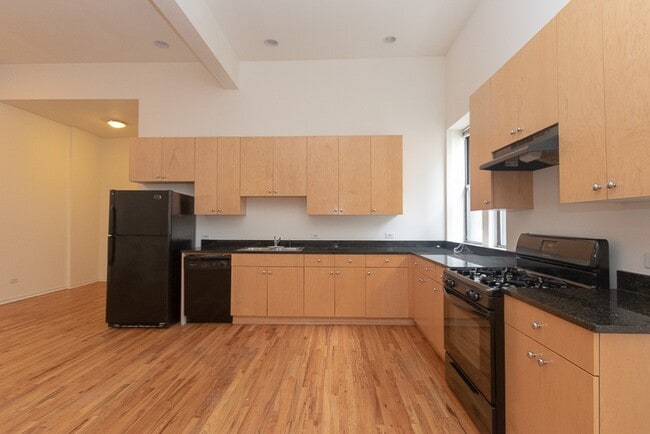 Foto del edificio - 1260 N Greenview Ave