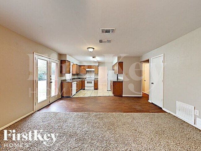 Foto del edificio - 5304 Gregory Drive