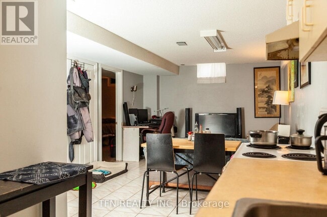 Photo du bâtiment - 5 Belwood Blvd