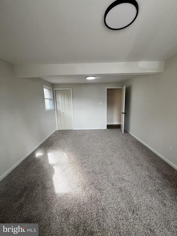 Foto del edificio - 301 Bryan Point Rd