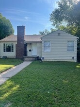 Building Photo - 956 N Crestway Ave