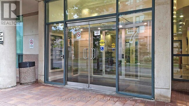 Photo du bâtiment - 7 Lorraine Dr