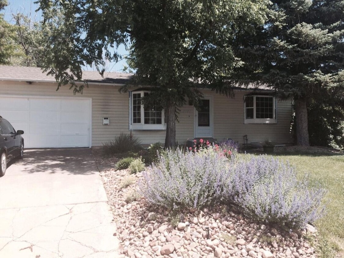 Foto principal - Recently Updated 3 Bedroom 2 Bath Home - A...