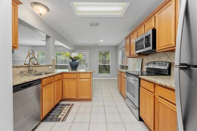 Foto del edificio - 15318 Redbud Berry Way