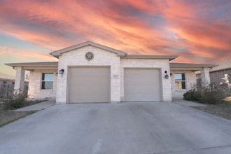 Building Photo - 208 Lowes Blvd