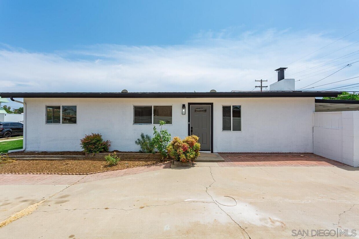 Primary Photo - 534 Jeffree St
