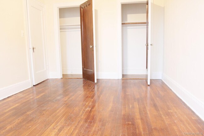 Foto del edificio - 477 Merrick Rd