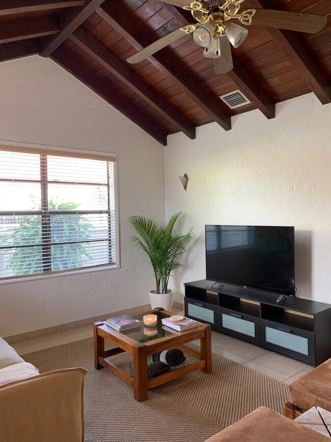 Foto del edificio - 1860 SW 17th Terrace