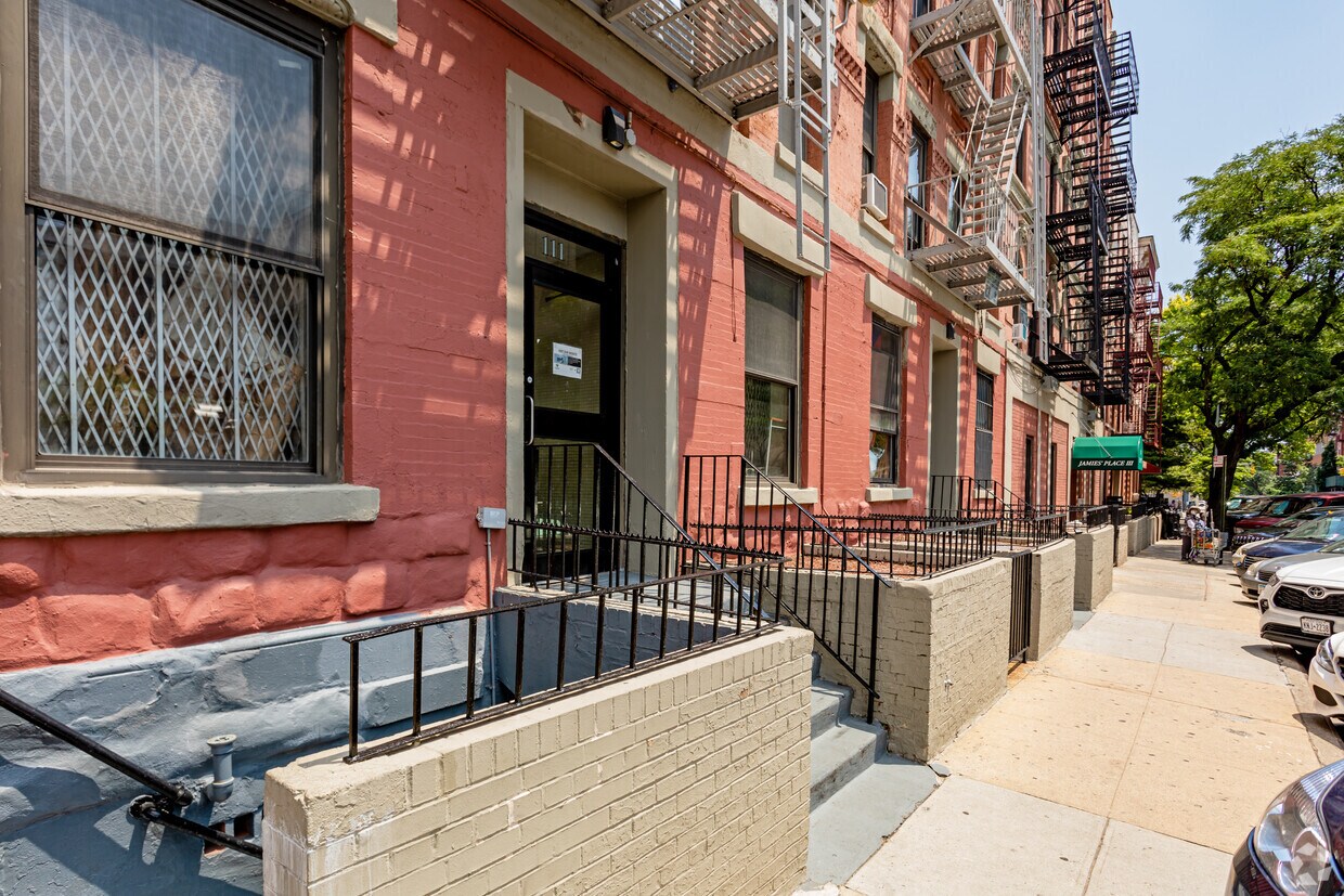 Entrance - 111 E 119th St