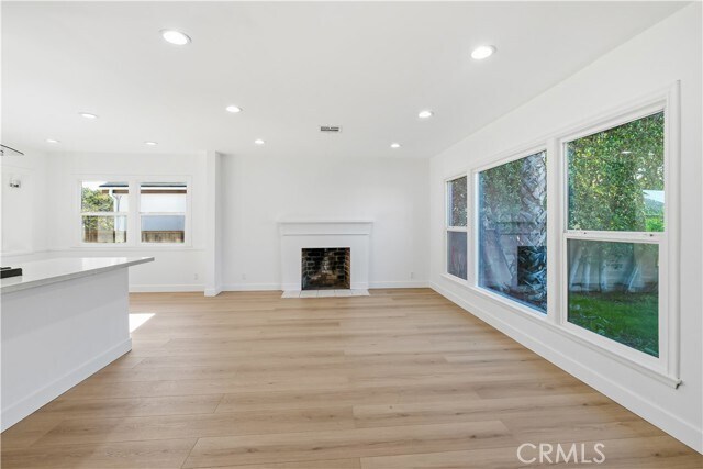 Foto del edificio - 7112 Teesdale Ave