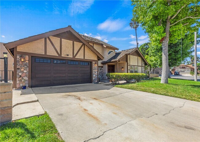 Building Photo - 8172 Crown Ct