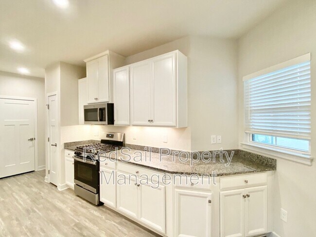 Building Photo - 208 Riley Wy