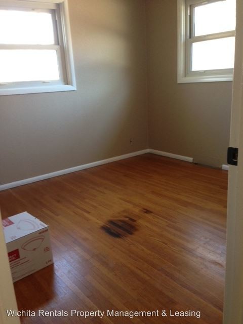 Building Photo - 3 br, 1 bath House - 9710 W 9th St