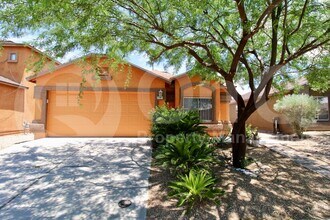 Building Photo - 2353 E Calle Sierra Del Manantial