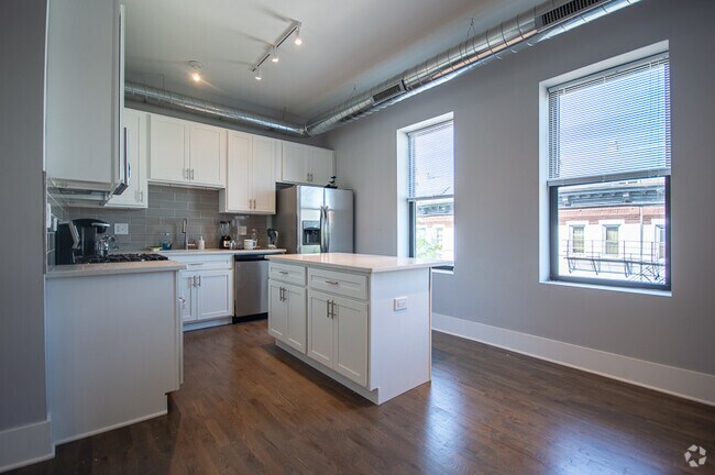 Building Photo - 1044 W 18th St