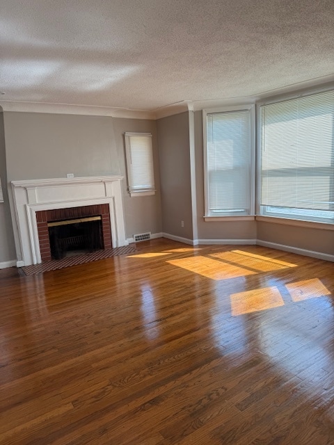 Building Photo - 9525 Robson St