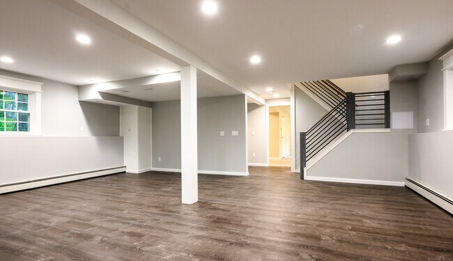 Building Photo - 22 Caroline Dr