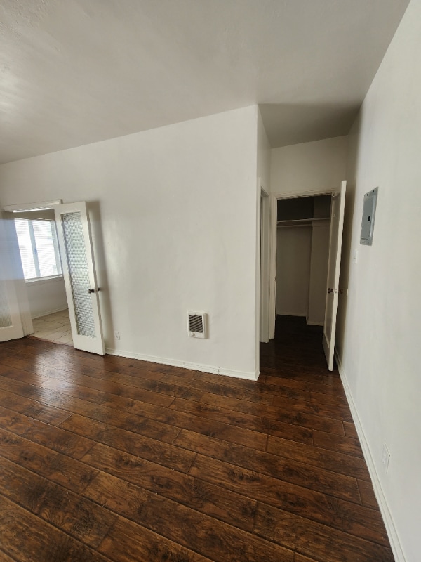 Building Photo - 615 Normandie Ave