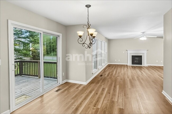 Building Photo - 1808 Bunting Way Dr