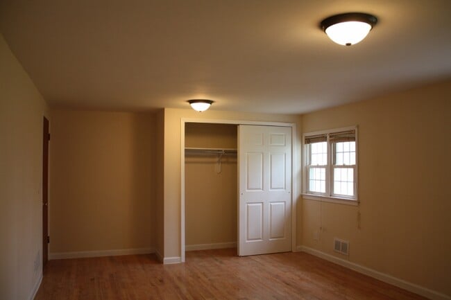Building Photo - 31 Farview Ter