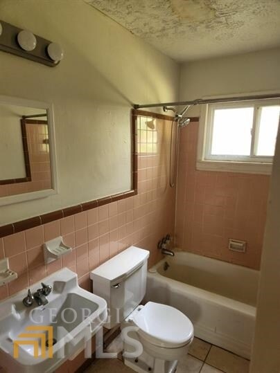 Building Photo - 4624 Dahlia Dr