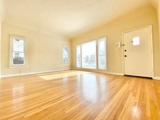 Building Photo - 8543 Horner St