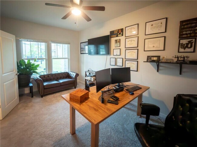 Building Photo - 6960 Newcastle Ct