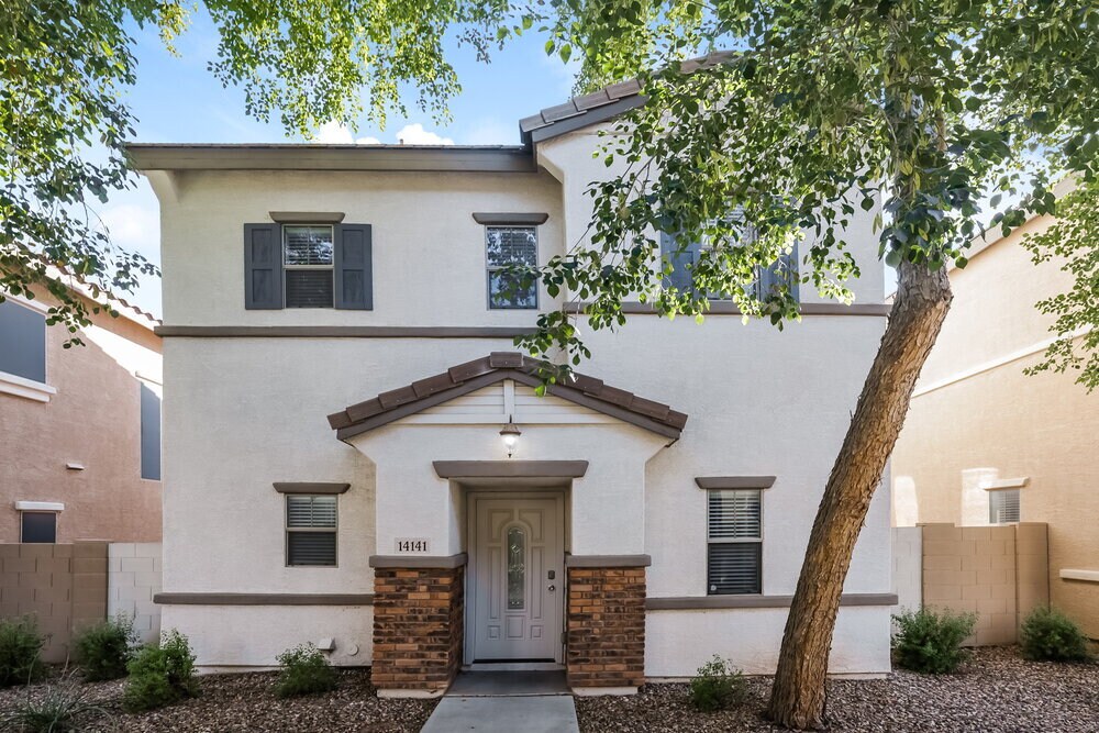 Foto principal - 14141 W Country Gables Dr