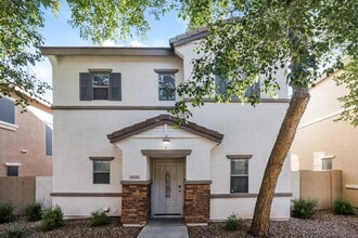 Building Photo - 14141 W Country Gables Dr