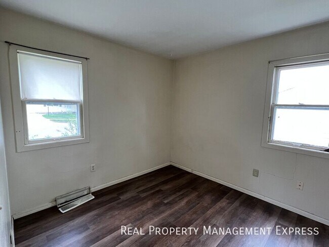 Foto del edificio - Charming 4 bed 2 Bath Home