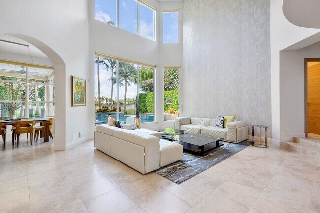 Building Photo - 3240 Lago De Talavera