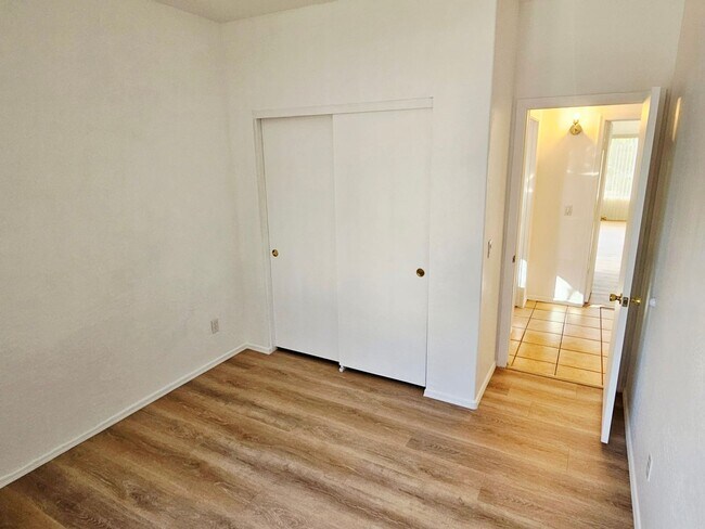 Foto del edificio - 1725 W Tumbleweed Ln