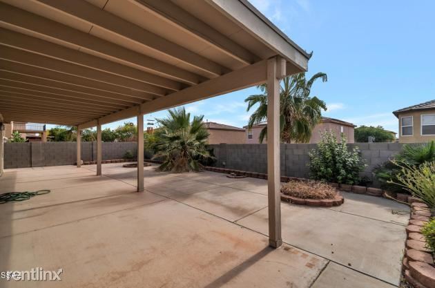 Foto del edificio - 3 br, 3 bath House - 8476 E Hodgman Pl