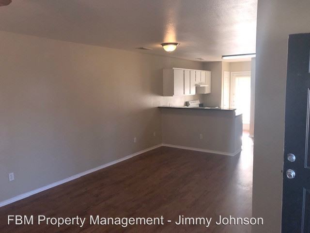 Foto del edificio - 302 N Dallas St