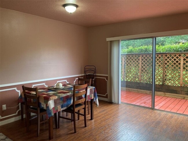 Foto del edificio - 1839 Sherwood Forest St