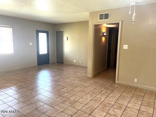 Foto del edificio - 3019 E Hartford Ave