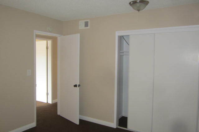 Foto del edificio - 7350 Pickering Ave