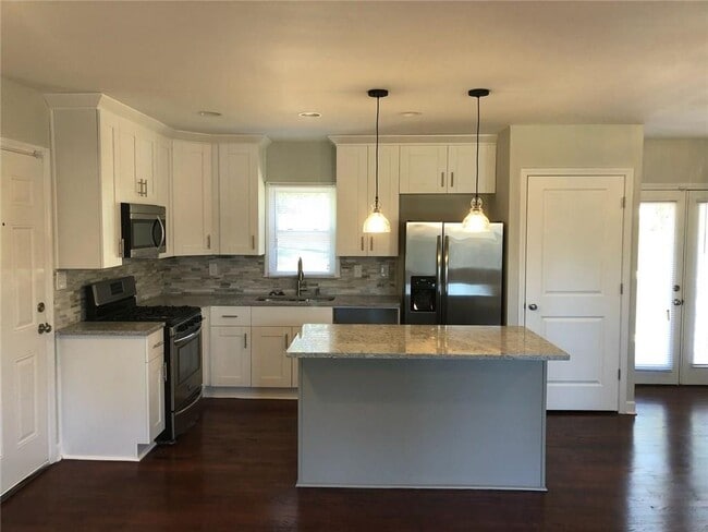 Building Photo - 2474 Habersham Dr