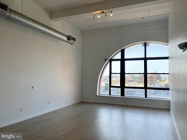 Building Photo - 726 Market St