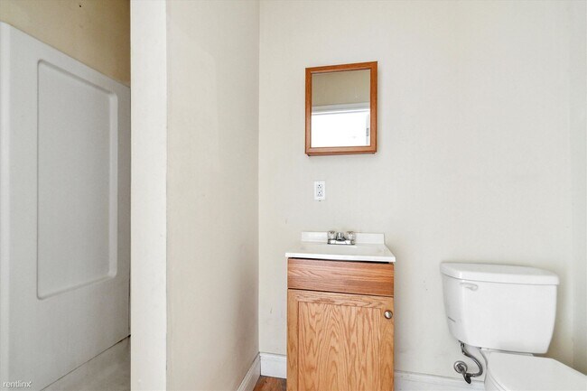 Foto del edificio - 6 br, 6 bath Triplex - 1710 CECIL B MOORE ...