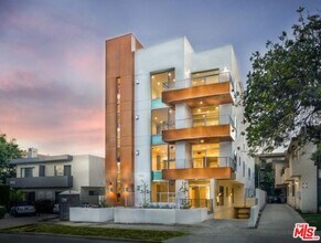 Building Photo - 1945 Overland Ave