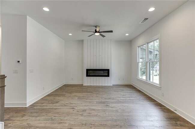 Foto del edificio - 5611 W Pine St