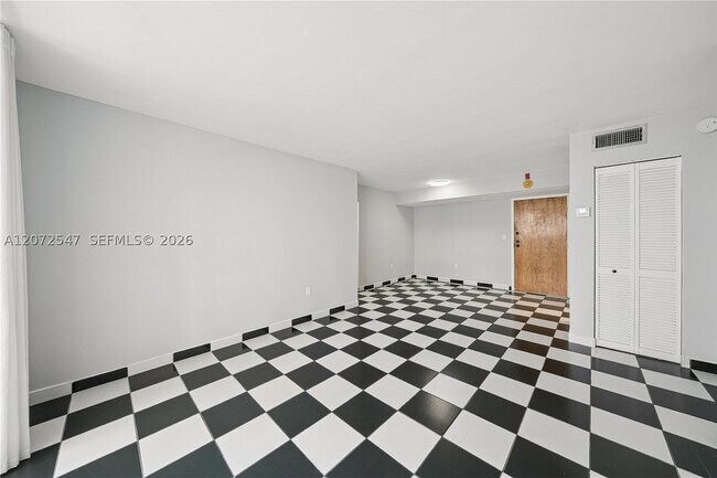 Foto del edificio - 5055 NW 7th St