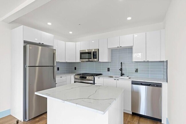 Foto del edificio - 2032 N Dixie Highway Unit 3