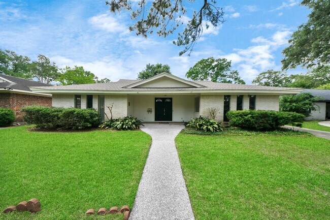 Building Photo - 5715 Braesvalley Dr