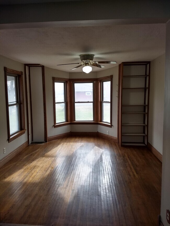 Building Photo - 143 N Pierce St