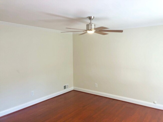 Building Photo - Lovely 3 Bedroom Single Family Home in Roc...