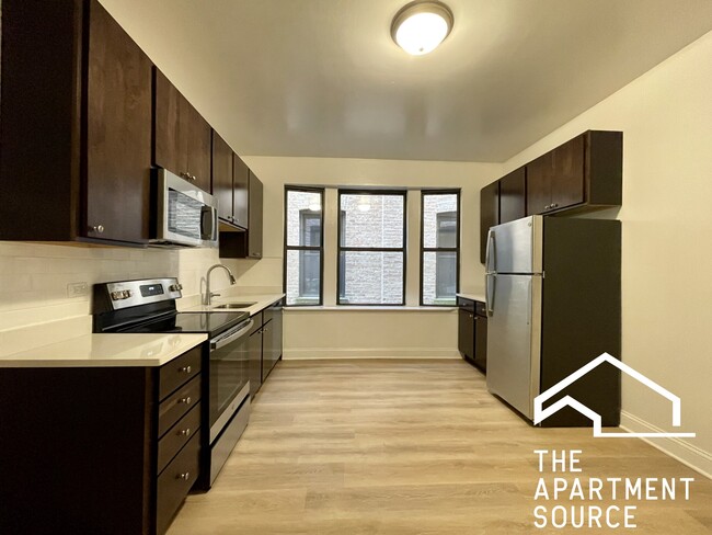 Foto del edificio - 2323 N Kedzie Blvd