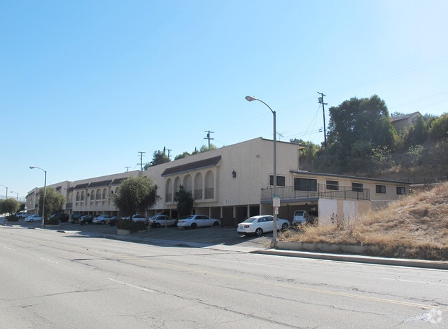 Foto del edificio - Ramona Garden Apartments