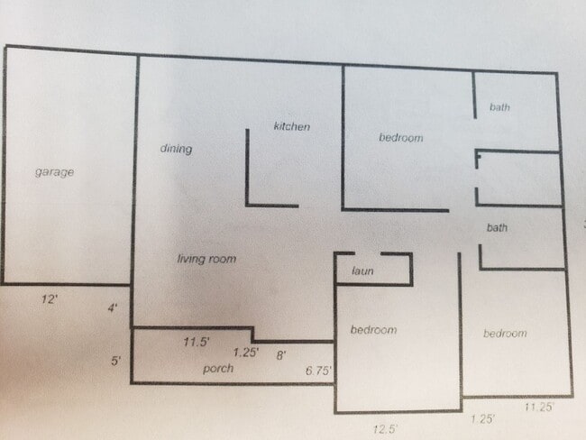 Building Photo - Lovely home close to shopping and entertainment.